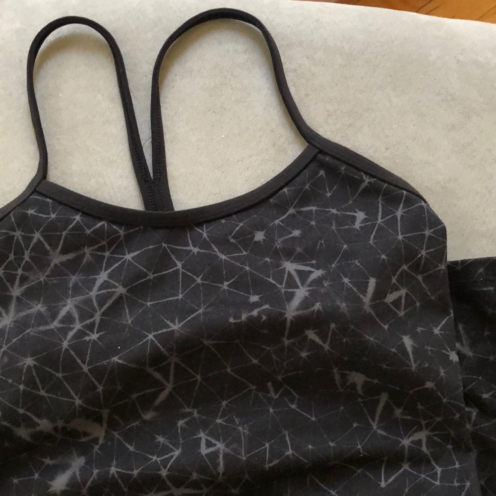 Lululemon tank in EXCELLENT condition